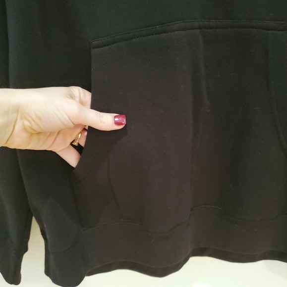 LAST CHANCE Polaroid | Black Hoodie w pocket - Picture 3 of 5